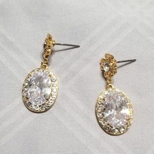 Clear zircon earrings